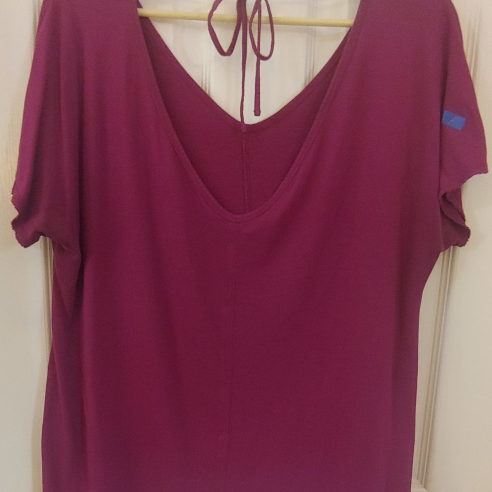 Cute double v-neck top 1x